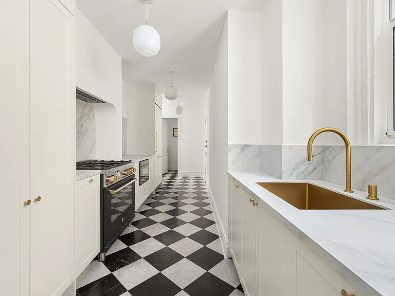 171 W 57th St #8C — Photo 5