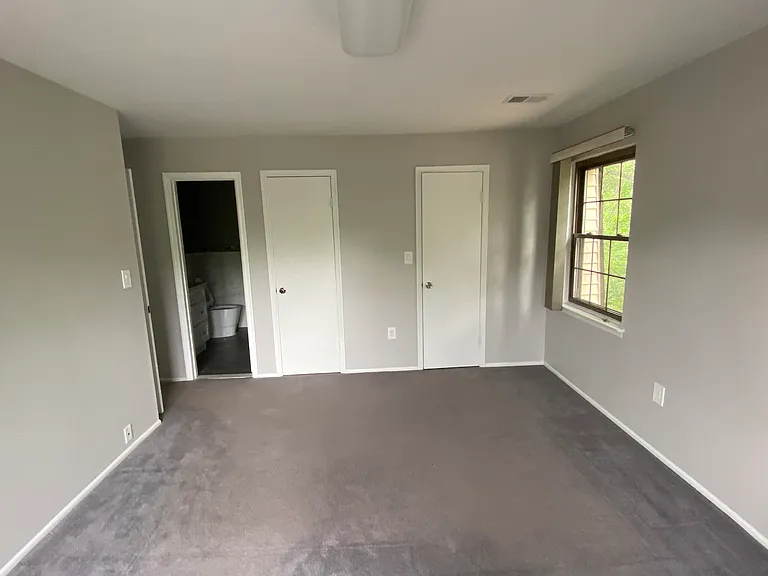 410 Green Hollow Dr — Photo 11