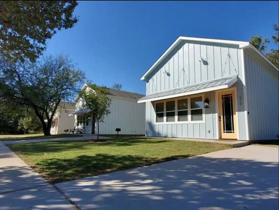 319 N Mirick Ave, Denison, TX 75020 MLS 20469380 Zillow