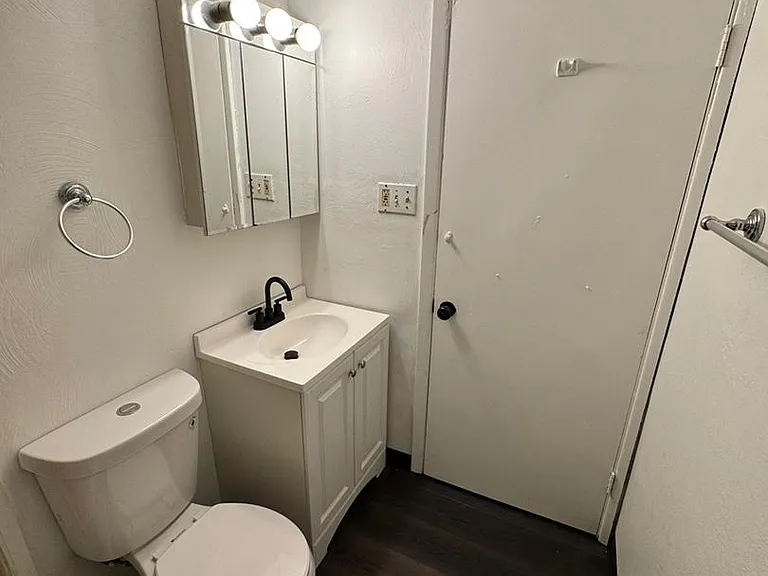 303 Peebles St #2 — Photo 6