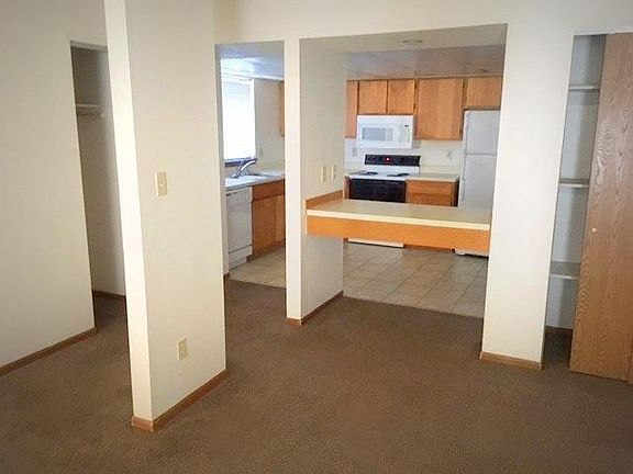 4th image of 3803 Cooper Dr E