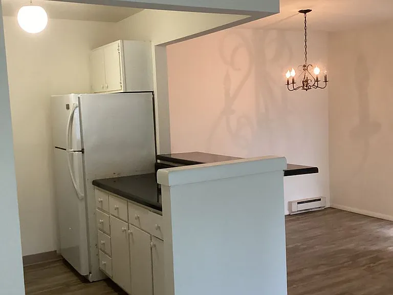University Park Apartments near Cornell University — Photo 96