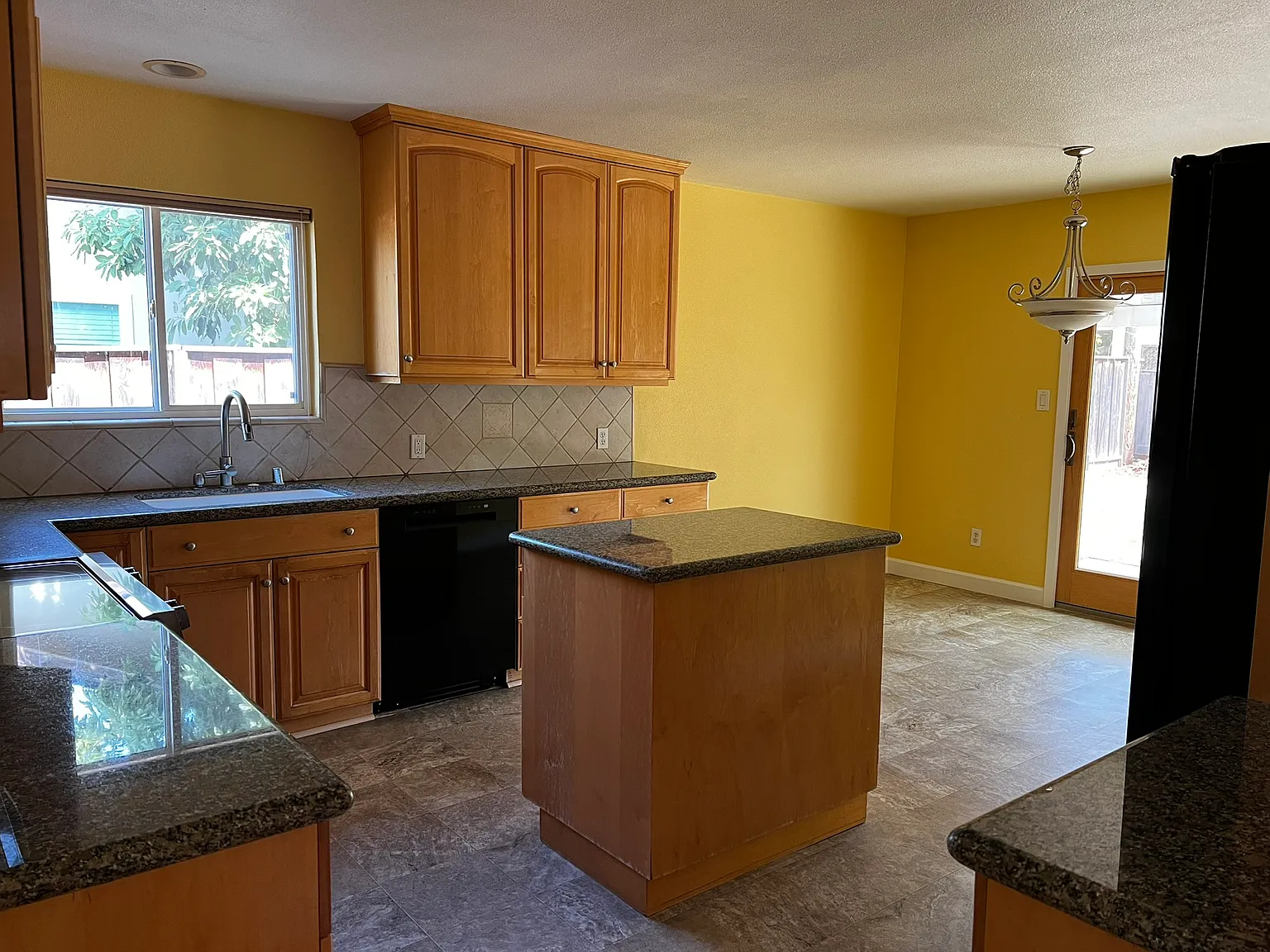 3 bed, 1478 sqft, $4,600 — Photo 3