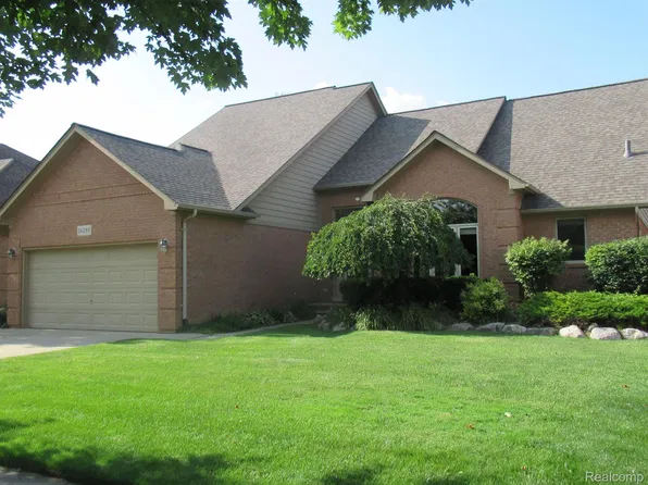 16285 White Water Dr, Macomb, MI 48042