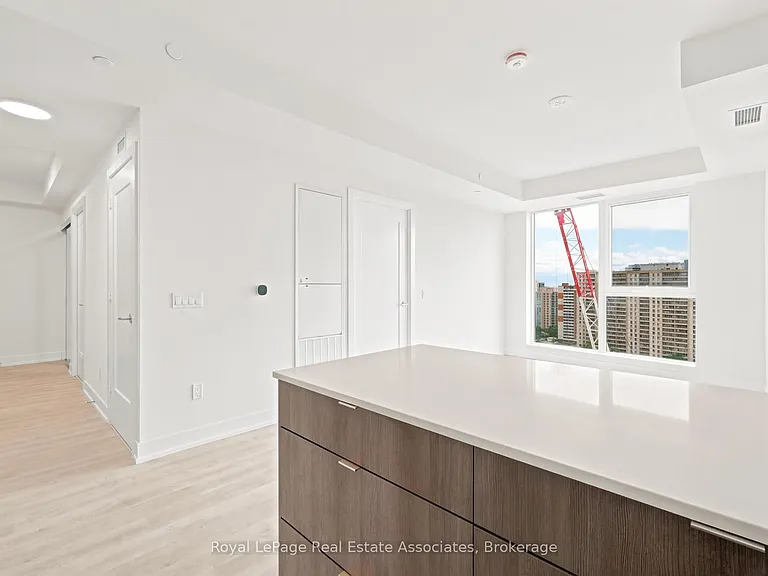 25 Cordova Ave #1812 — Photo 7
