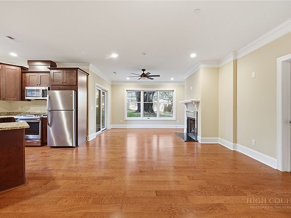 2nd image of 155 Gateway Drive #101