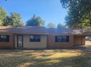 707 E Patricia Dr, Hayti, MO 63851