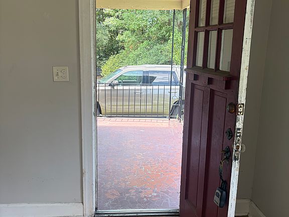 5th image of 908 Hamilton Ct