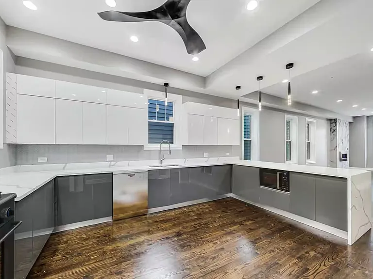 536 N Paulina St S — Photo 5