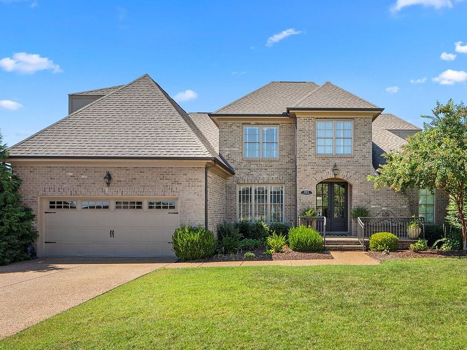 1st image of 301 Crescent Moon Cir