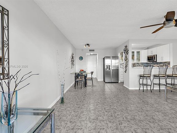 5th image of 1116 Cambridge E #1116