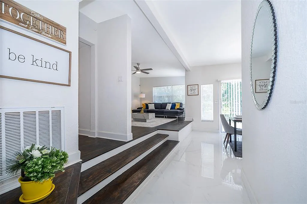 3 bed, 2.0 bath, 1232 sqft, $2,400 — Photo 3