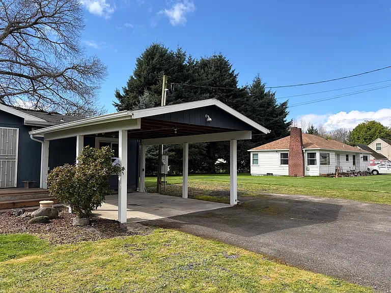 370 NE South Shore Rd — Photo 3