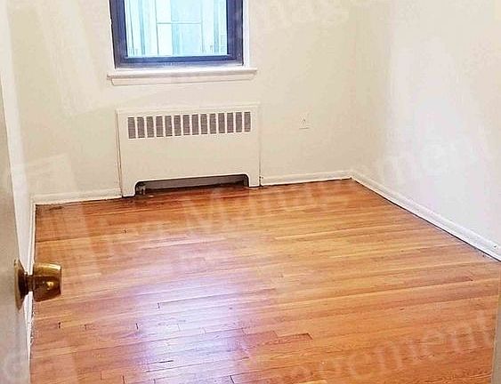 4th image of 345 E 72nd St APT 2D