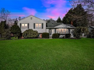 20 Greenvale Farms Rd, Poughkeepsie, NY 12603