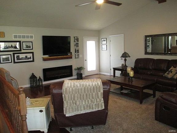 4th image of 200 Red Oaks Dr