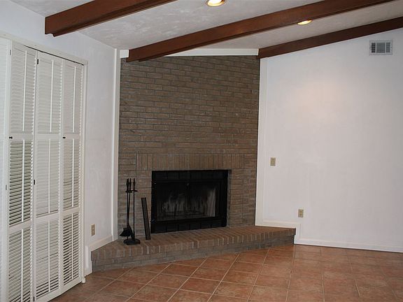 4th image of 3954 Royal Oaks Dr