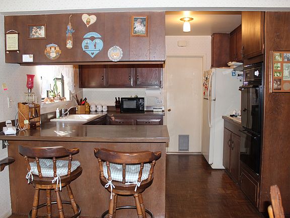 4th image of 2547 E Virginia Ave