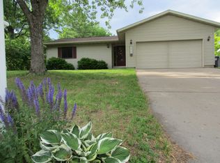 2533 Jackson St, La Crosse, WI 54601