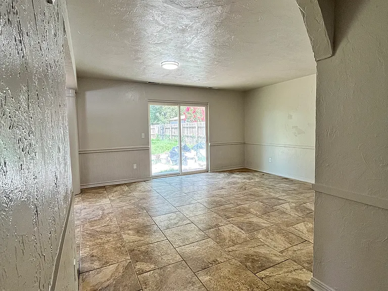 2517 SW 65th St — Photo 3