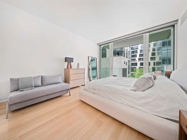 524 West 19th Street image 7 of 13