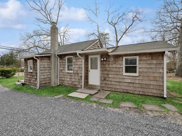 1278 W Main St, Riverhead, NY 11901