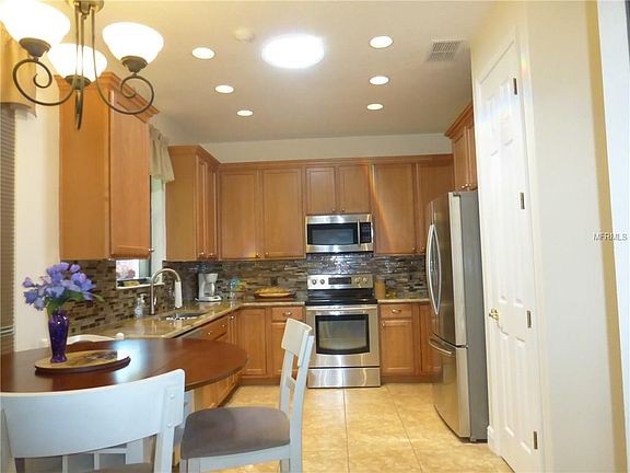 5th image of 394 Indian Wells Ave