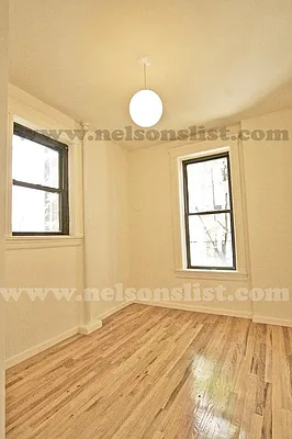 Rented by R New York | media 15