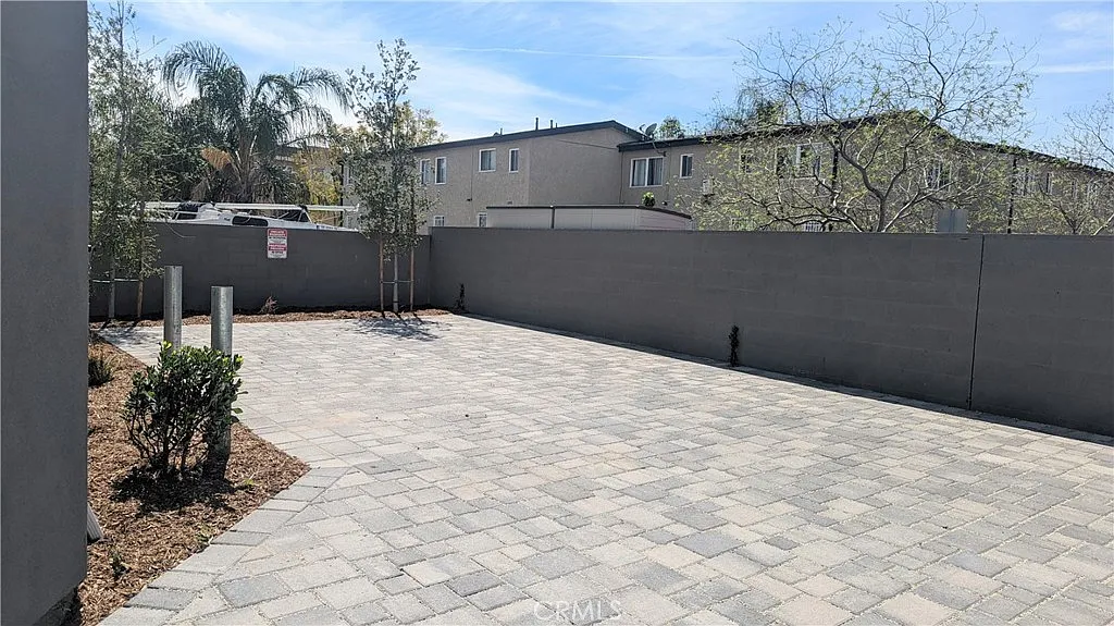 Building Photo - 15126 Logos Ct