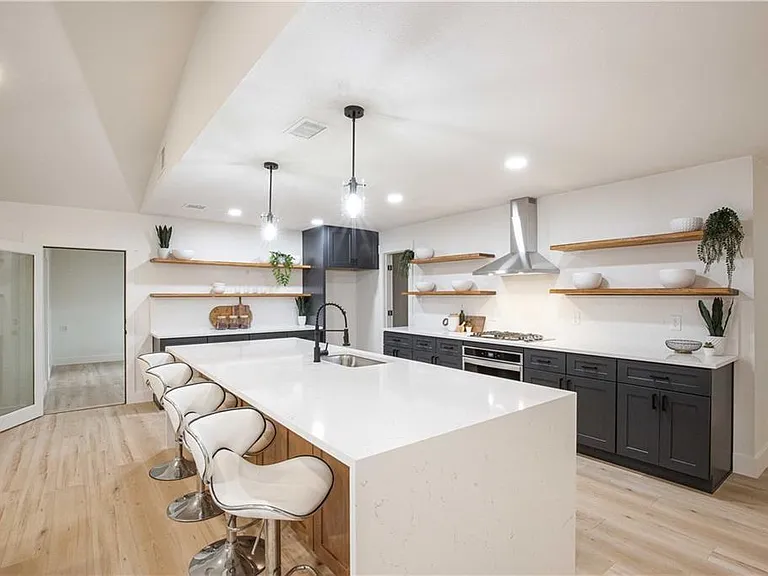 2508 Aldford Dr — Photo 8