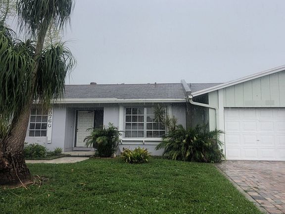 2nd image of 5576 Lakewood Cir W APT G