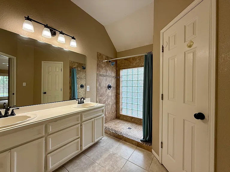 2160 Wildflower Dr — Photo 12
