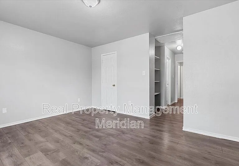 1920 Saint Louis Ave — Photo 12