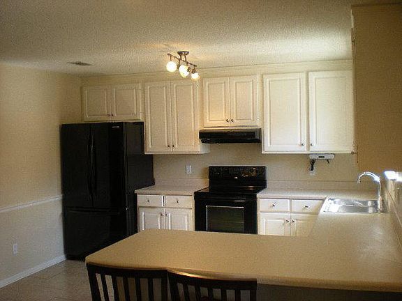 2nd image of 504 Hall Ave