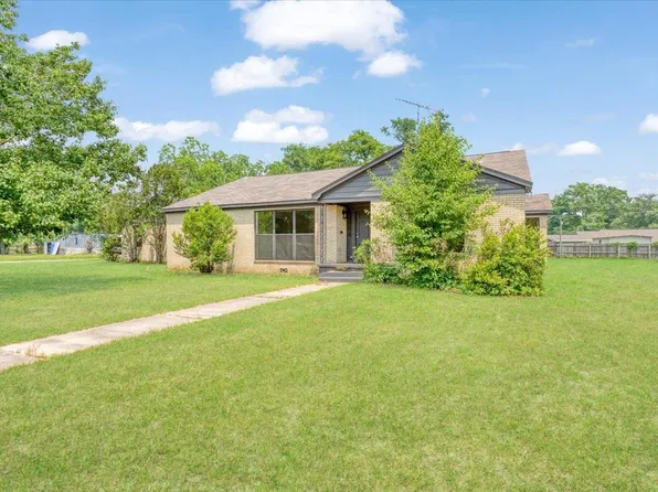 104 McKinnon St, Mount Pleasant, TX 75455