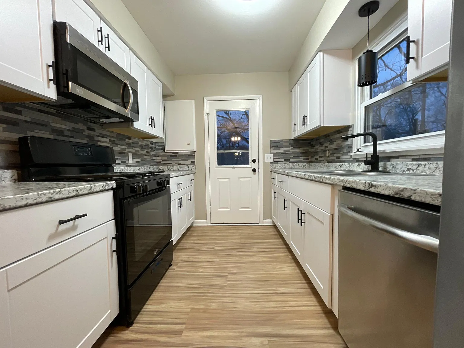 337 S Alger St — Photo 1