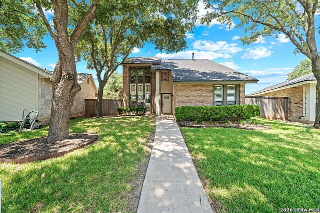 2315 Shady Crest Cir — Photo 1