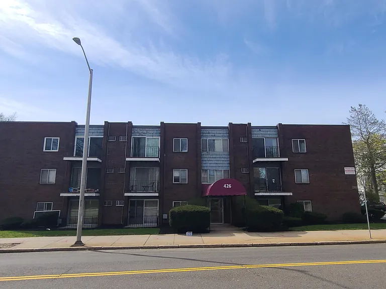 426 Pleasant St #1 — Photo 19