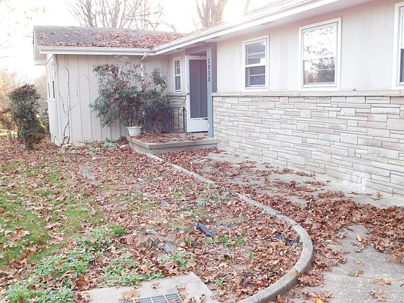 2nd image of 3938 Skyland Dr