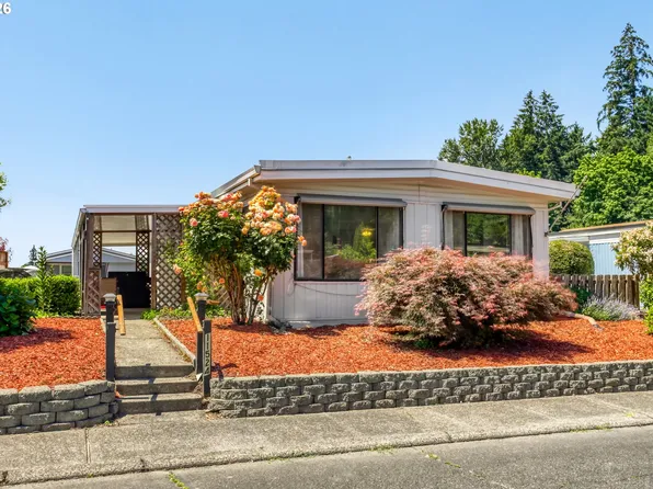11524 SW Royal Villa Dr, Portland, OR 97224