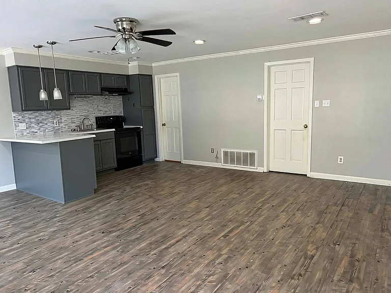 1222 N Washington St — Photo 47