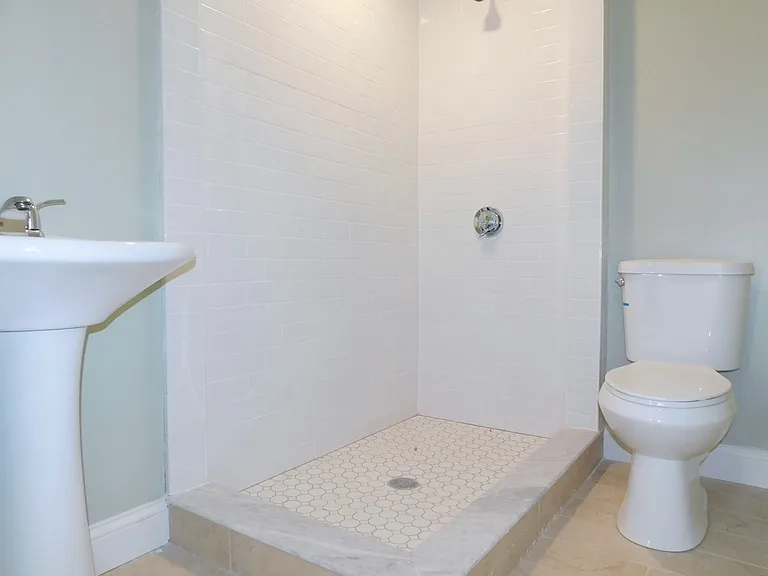 10 Roxbury St #2L — Photo 14