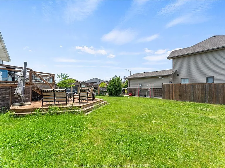 398 Poplar Dr — Photo 44