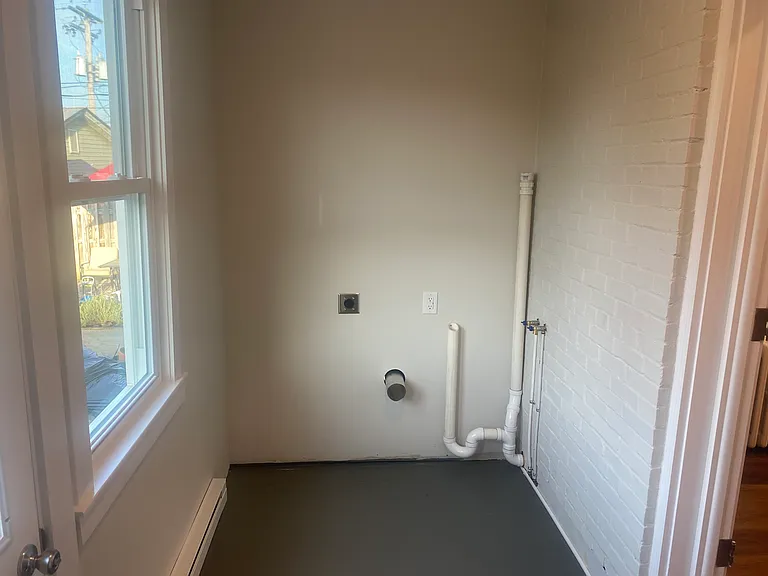 116 W Franklin St — Photo 25