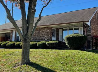 2933 Archer Ln, Springfield, OH 45503