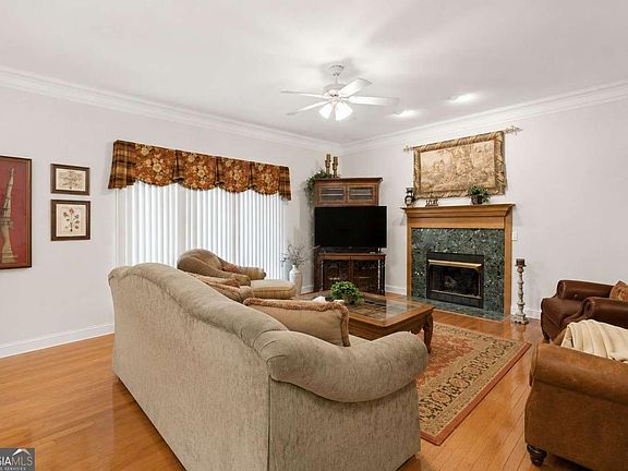 4th image of 3 Belmont Ct SE