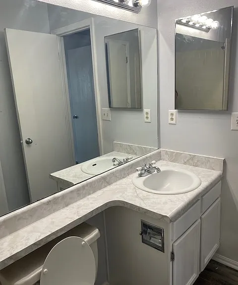 4577 Castlepoint Dr — Photo 8