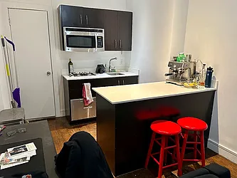 118 East 4th Street