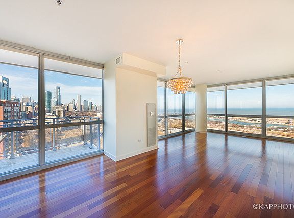 2nd image of 1841 S Calumet Ave APT 2201