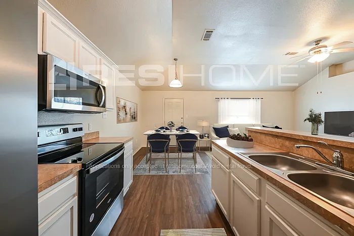12416 Fish Rd — Photo 3